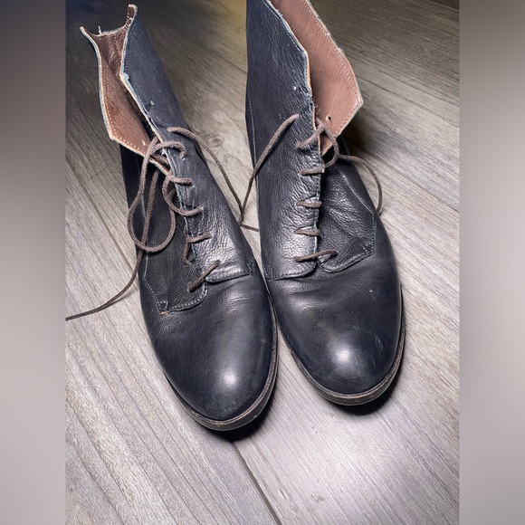 VGUC Coclico Leather Ankle Lace Up Low Heeled Boots - Picture 9 of 12